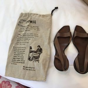 Authentic Cydwoq kitten heel shoe